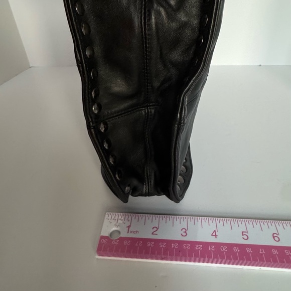 NWOT Purse- stylish and plenty of room for wallet, phone, keys, makeup, etc. - Picture 5 of 10